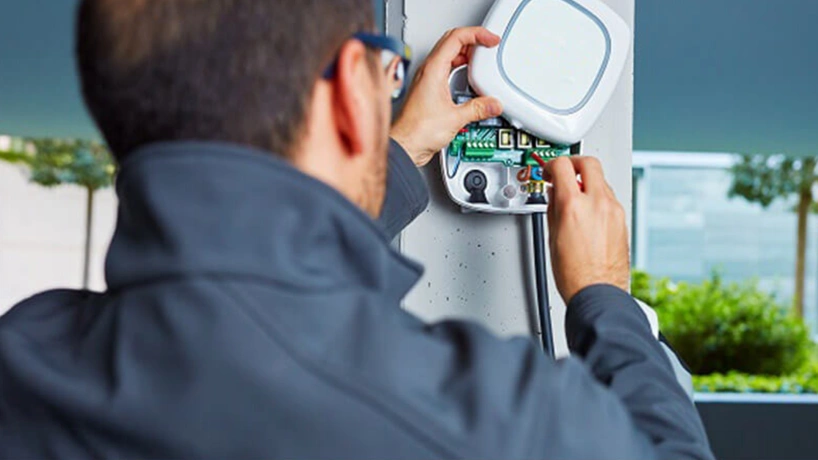 سرویس و نگهداری استابلایزر برق در تابستان؛ راهنمای نصب و تهویه مناسب