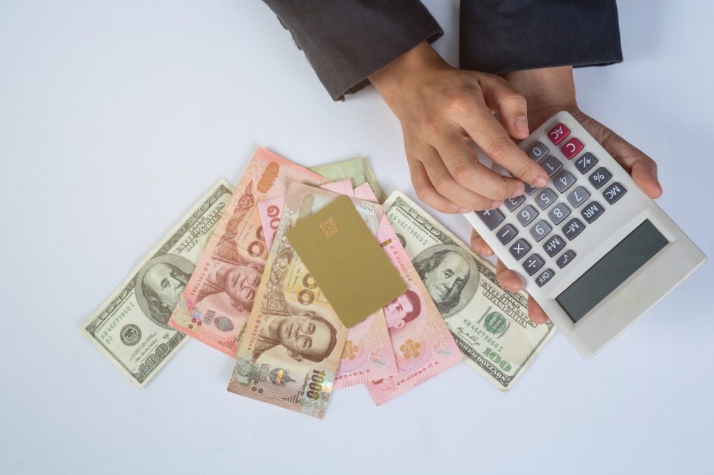 مذاکره با تامینکنندگان چینی ابزار | راهنمای اینکوترمز 2025